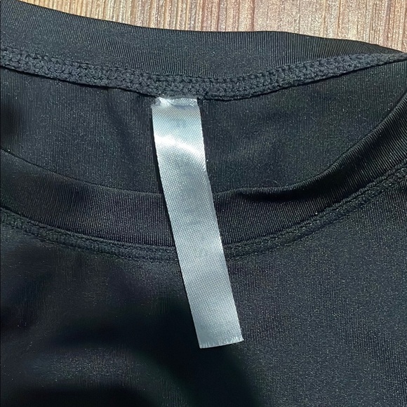 Fabletics Black Crew Neck Short Sleeve Workout T Top Size L - Picture 2 of 4